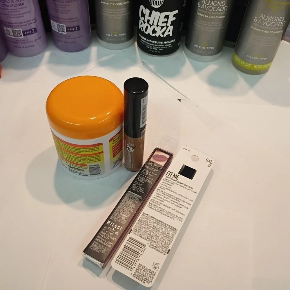 4x Discounted Cosmetics LOT - Lip Liner, Hair Gel, Concealer, Maybelline Milani‎